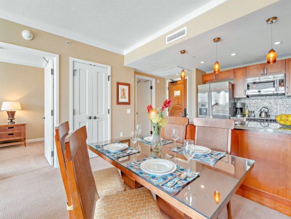 Luxury Oceanview Suites in Maui - Perfect for Families & Groups